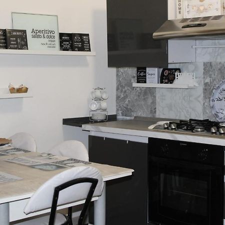 Appartement Chez Les Sœurs à Pompéi Extérieur photo